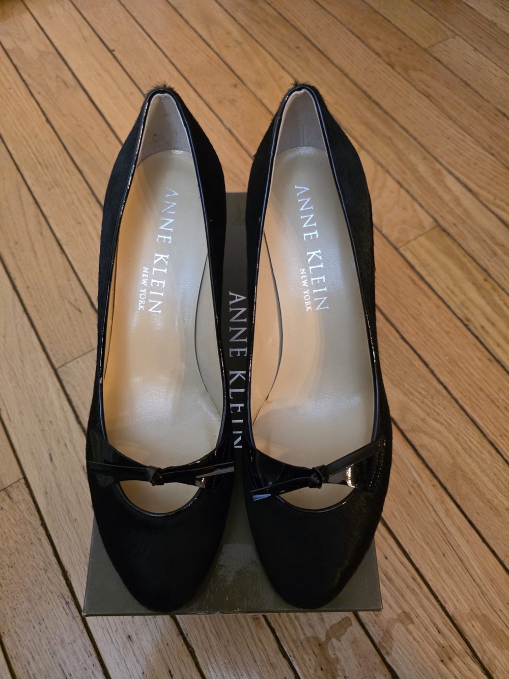 Anne Klein Black Women's Classic Leather Bow Pumps. Sz 10. New